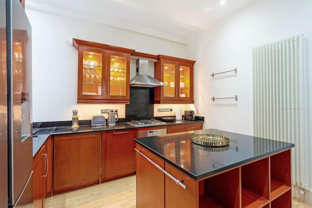 Apartamento Fabulous 3 Bed In Kensington *